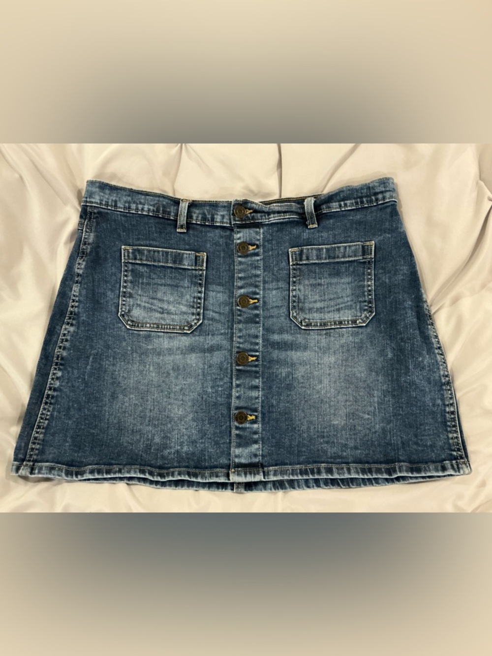 Women’s GAP Button-Front Mini Skirt - Size 14/32
